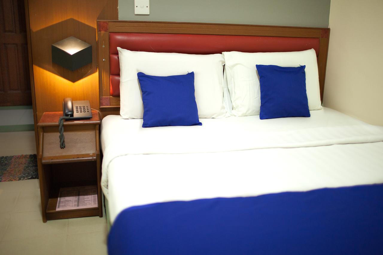 Hotel Gloris Batam Exterior photo