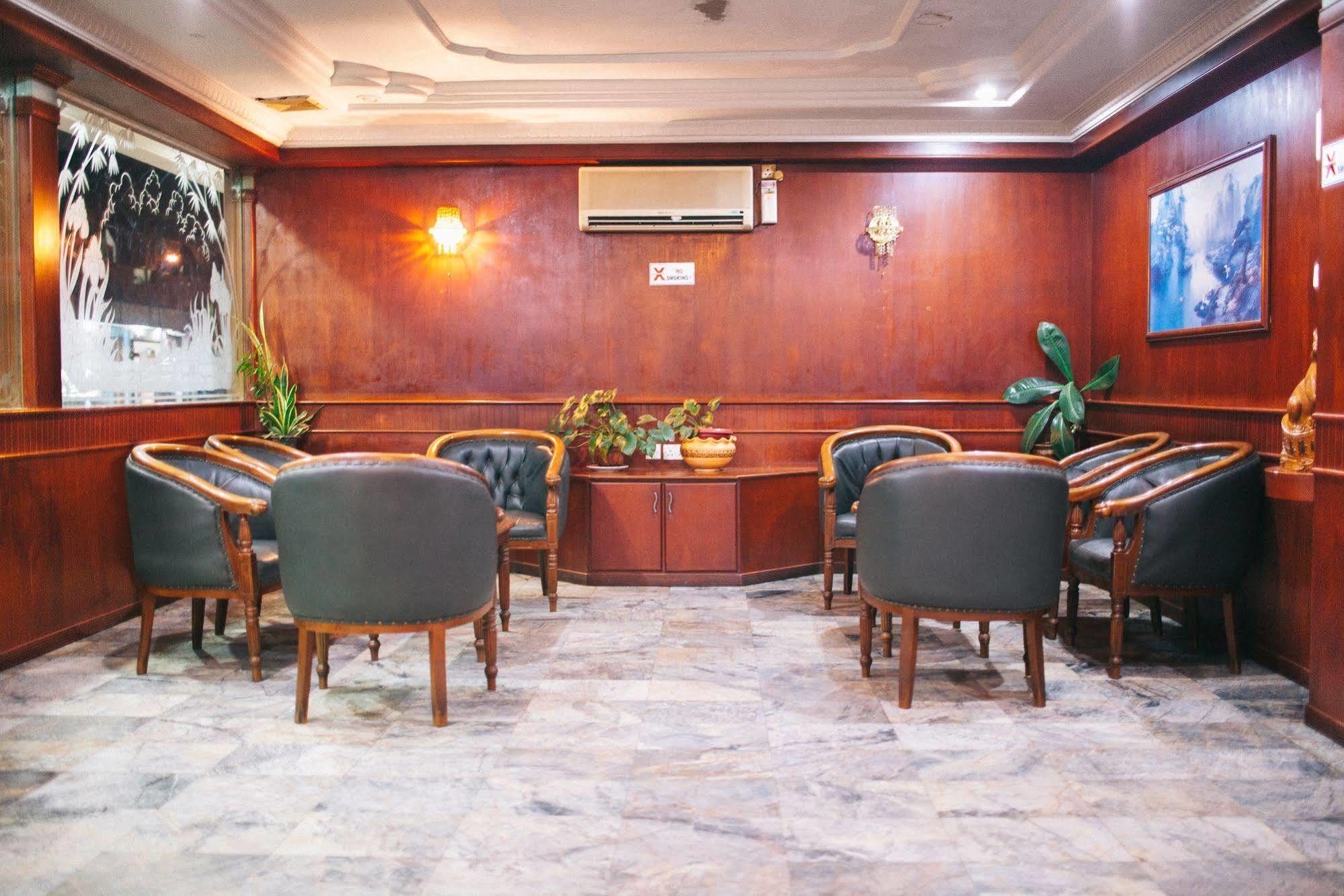 Hotel Gloris Batam Exterior photo